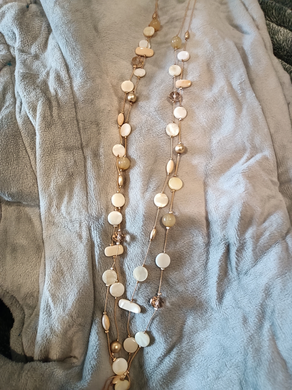 Elegant Multi-Strand Pearl Disc Necklace in Cream and Gold